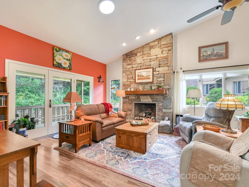 Property image 5 at 206 Laurel Oak Lane, Hendersonville, NC 28791