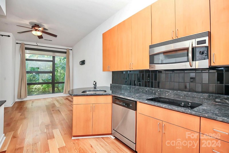 Property image 4 at 525 E 6th Street, Charlotte, NC 28202