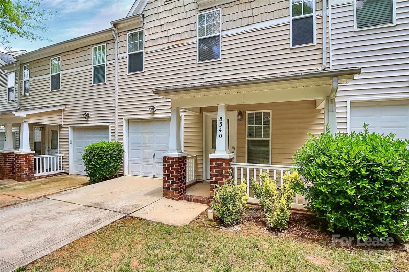 Property image 3 at 5540 Franklin Springs Circle, Charlotte, NC 28217