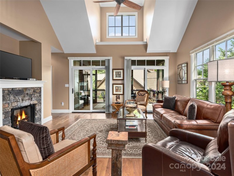 Property image 4 at 1 Meadow Vista Court, Asheville, NC 28803