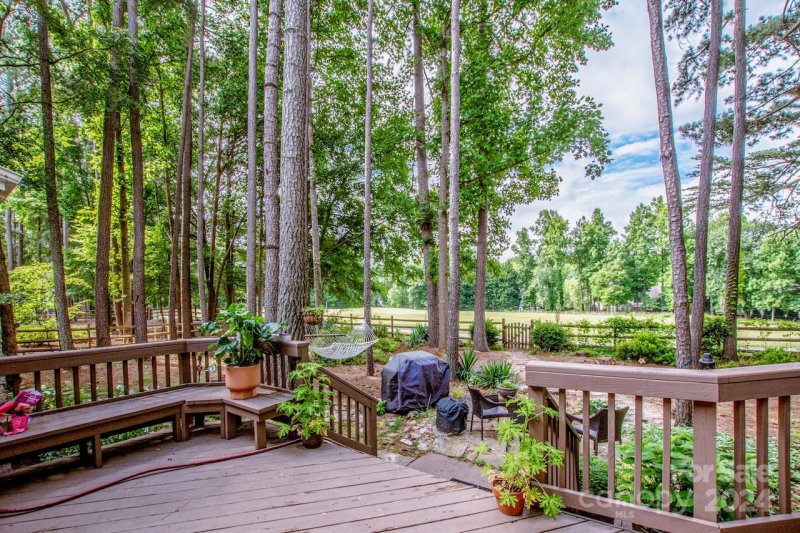 Property image 4 at 117 Lockerbie Lane, Mooresville, NC 28115