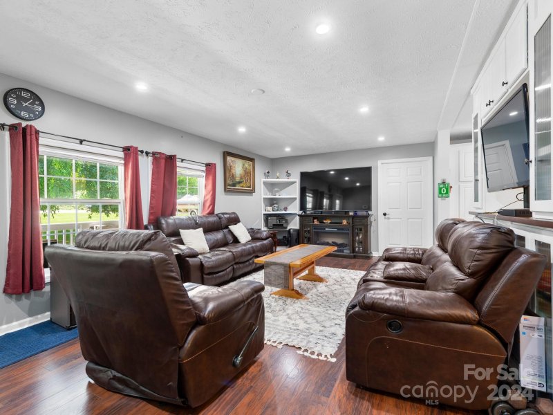 Property image 5 at 8 Bachelder Lane, Candler, NC 28715