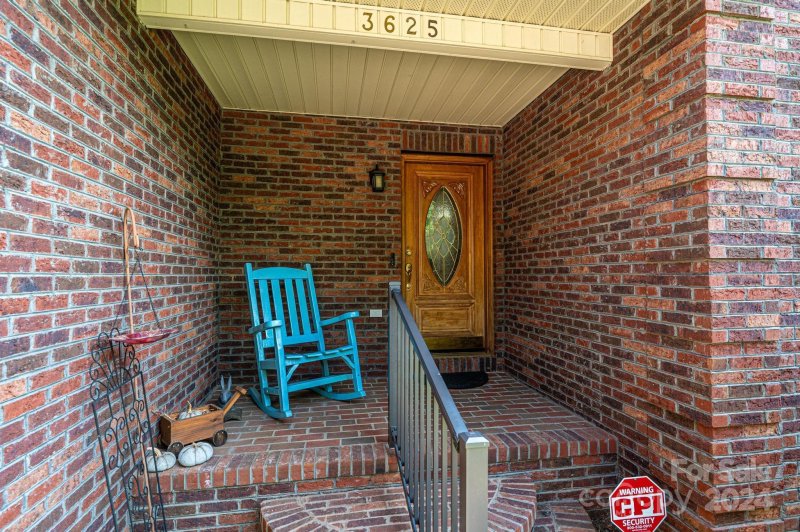 Property image 5 at 3625 Wandering Lane, Hickory, NC 28601