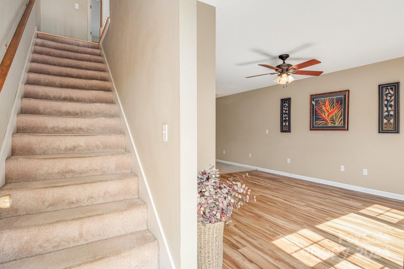 Property image 3 at 10 Rotunda Circle, Asheville, NC 28806