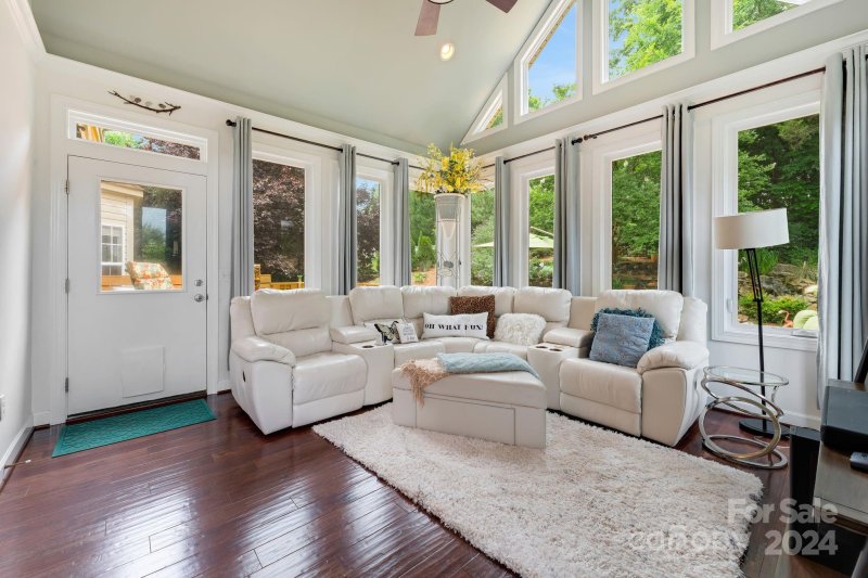 Property image 3 at 10932 Valley Spring Drive, Charlotte, NC 28277