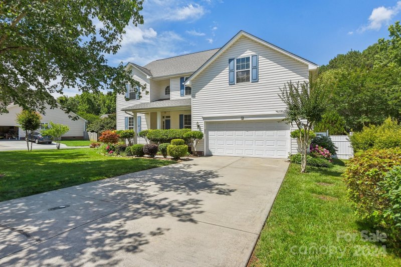 Property image 2 at 14926 Bridle Trace Lane, Pineville, NC 28134