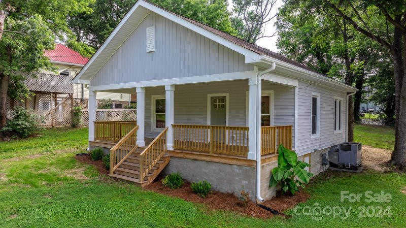 Property image 2 at 99 13th Street, Hickory, NC 28602