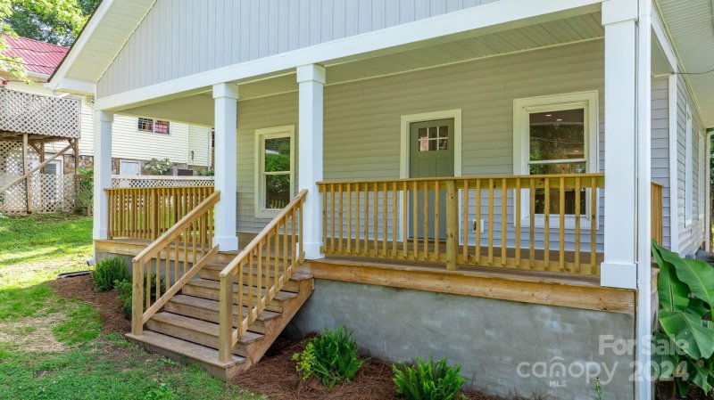 Property image 4 at 99 13th Street, Hickory, NC 28602