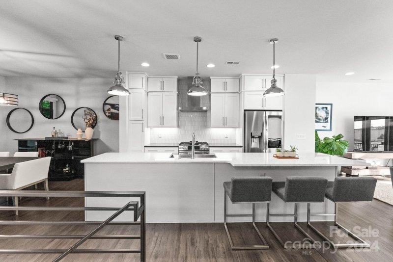 Property image 2 at 412 E 33rd Street, Charlotte, NC 28205