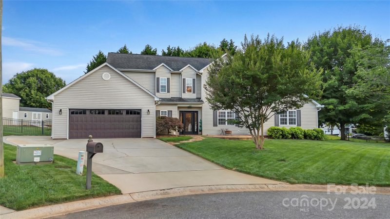 Property image 2 at 304 Hollow Pine Court, Gastonia, NC 28056