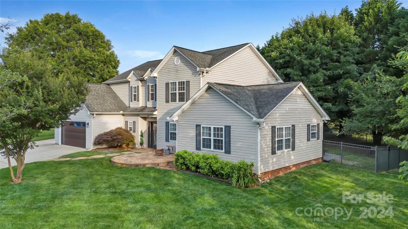 Property image 3 at 304 Hollow Pine Court, Gastonia, NC 28056