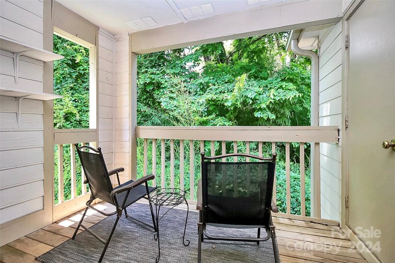 Property image 2 at 1052 Churchill Downs Court, Charlotte, NC 28211