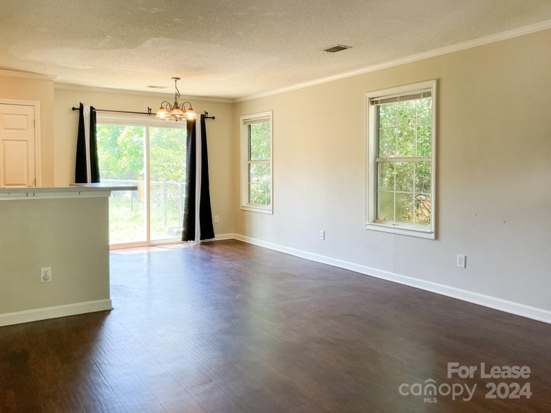 Property image 2 at 4 Seven Pines Court, Greer, SC 29650