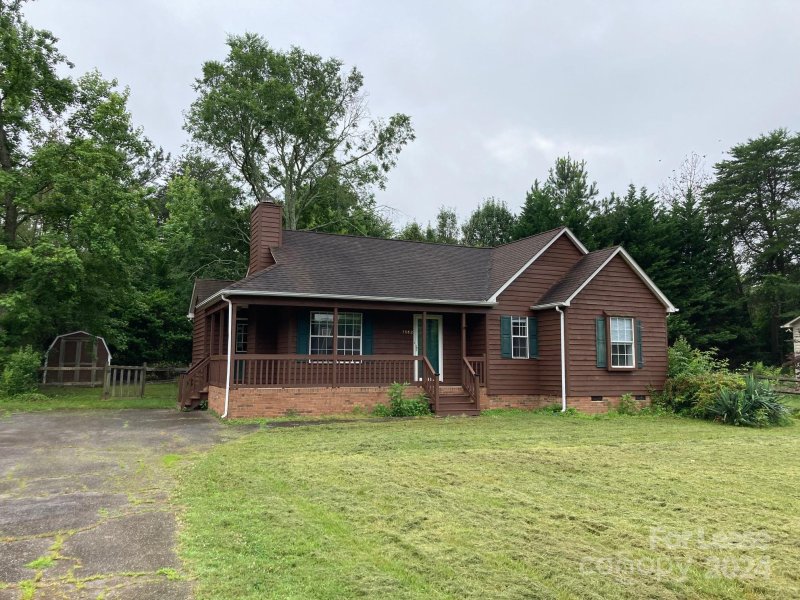 Property image 2 at 7482 Sarah Drive, Denver, NC 28037