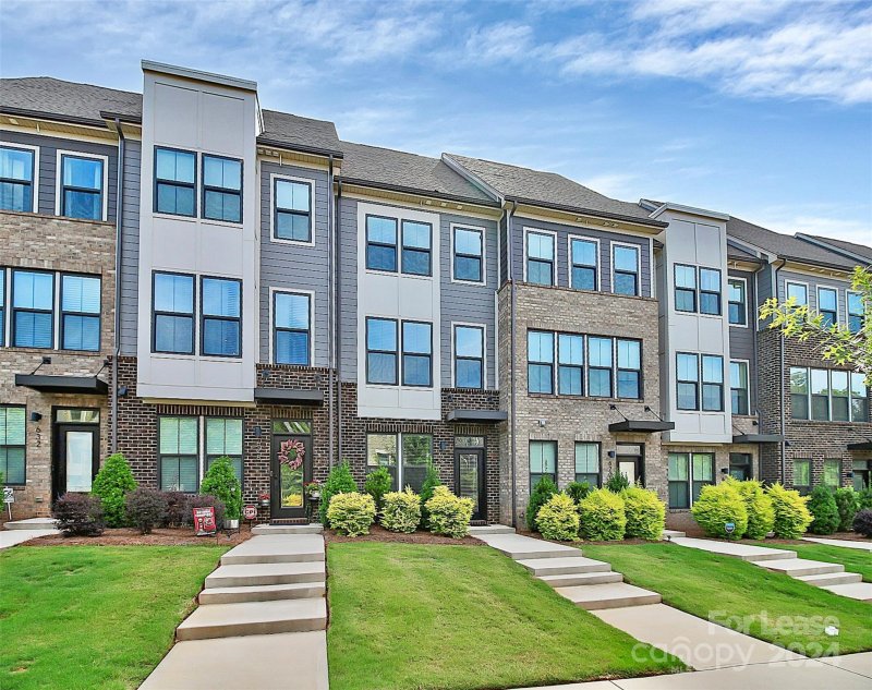 Property image 2 at 624 Uwharrie River Road, Charlotte, NC 28211