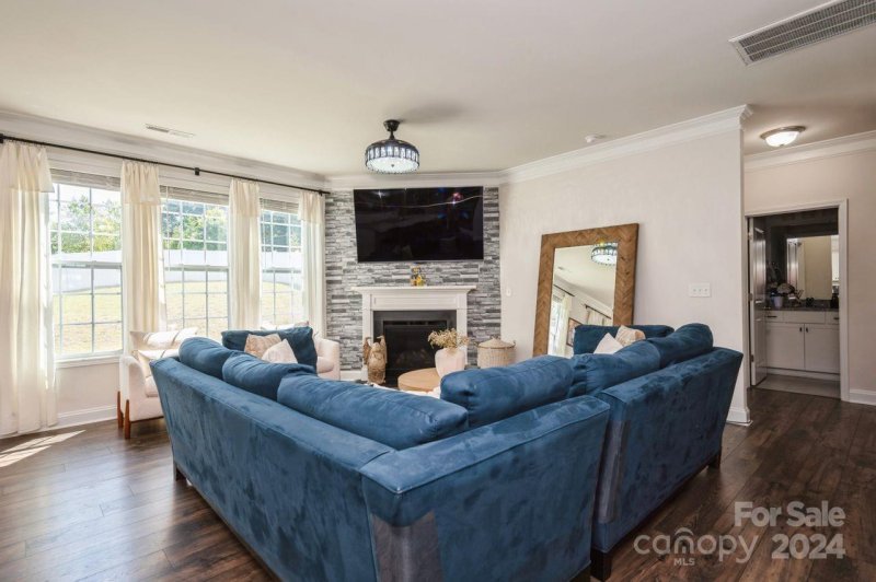 Property image 5 at 104 Candlelight Way, Mooresville, NC 28115