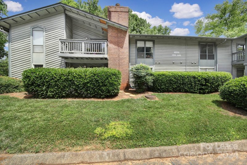 Property image 2 at 4906 Sardis Road, Charlotte, NC 28270