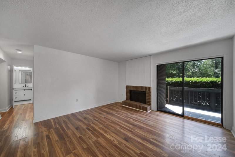 Property image 3 at 4906 Sardis Road, Charlotte, NC 28270