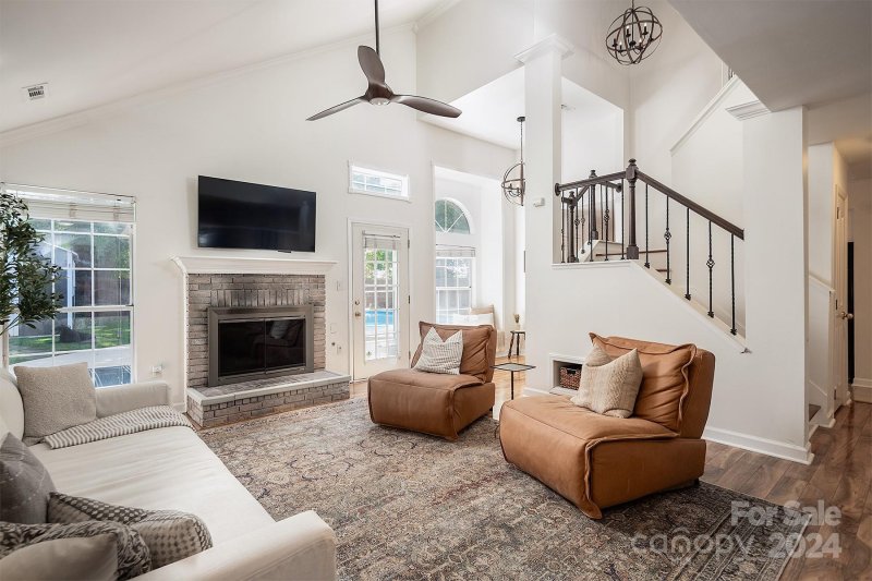 Property image 4 at 814 Mill Creek Lane, Charlotte, NC 28209