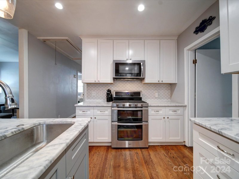 Property image 4 at 3401 Draper Avenue, Charlotte, NC 28205