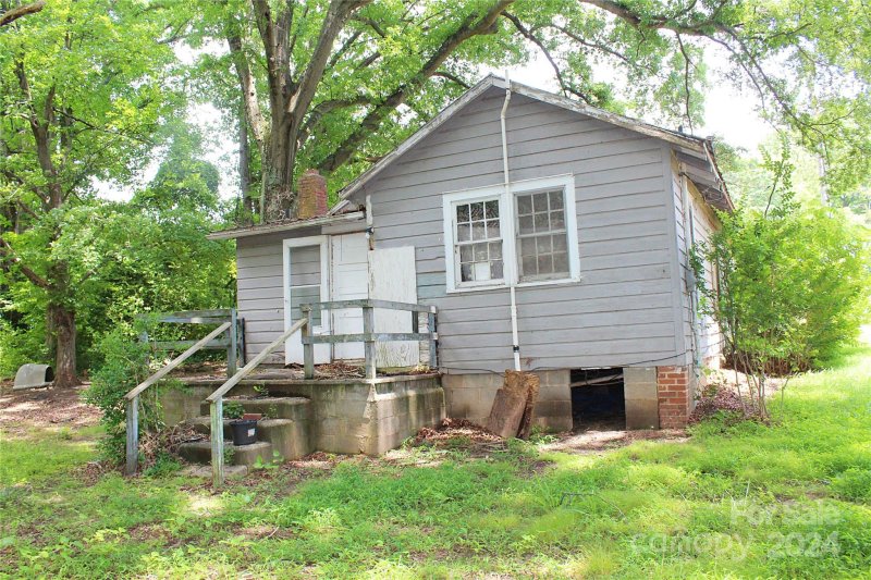 Property image 5 at 1324 7th Street, Statesville, NC 28677