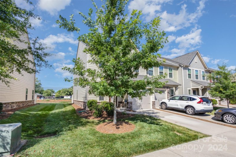 Property image 2 at 314 Scenic View Lane, Matthews, NC 28104