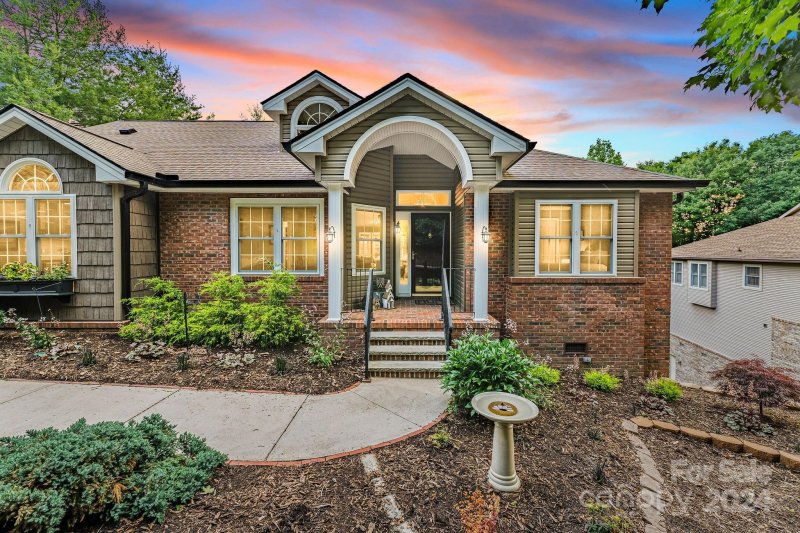 124 Jenny Lind Drive