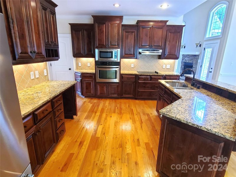 Property image 2 at 1118 Bugle Lane, Newton, NC 28658