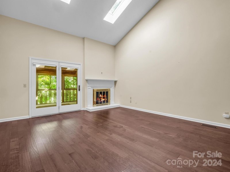 Property image 4 at 103 Chinquapin Oak Lane, Hendersonville, NC 28791