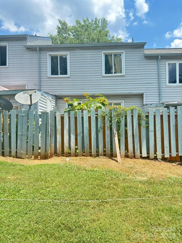 Property image 5 at 1901 Mereview Court, Charlotte, NC 28210