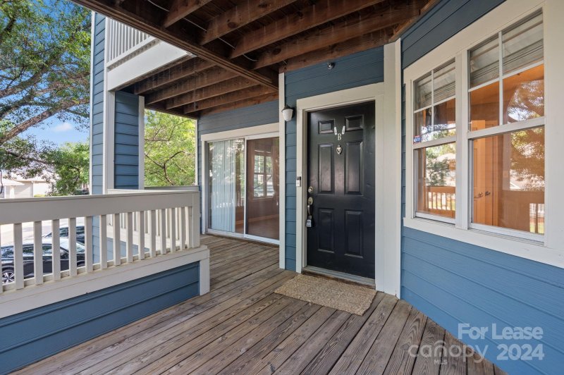 Property image 2 at 525 Olmsted Park Place, Charlotte, NC 28203