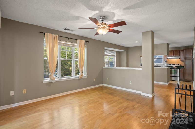 Property image 3 at 525 Olmsted Park Place, Charlotte, NC 28203