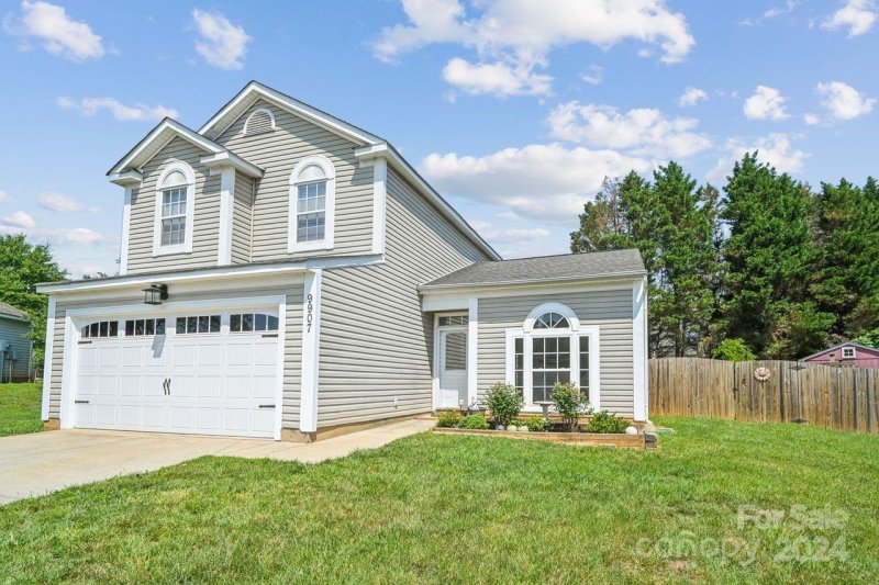Property image 2 at 9907 Peppermint Lane, Charlotte, NC 28215