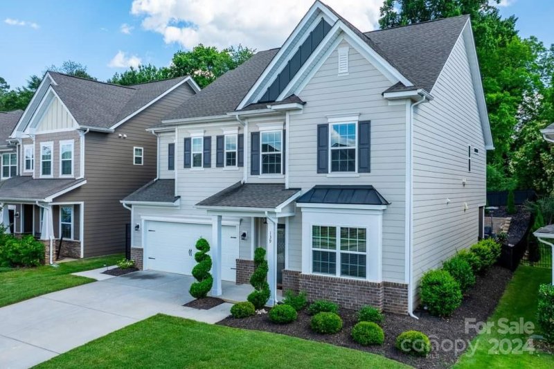 139 W Morehouse Avenue