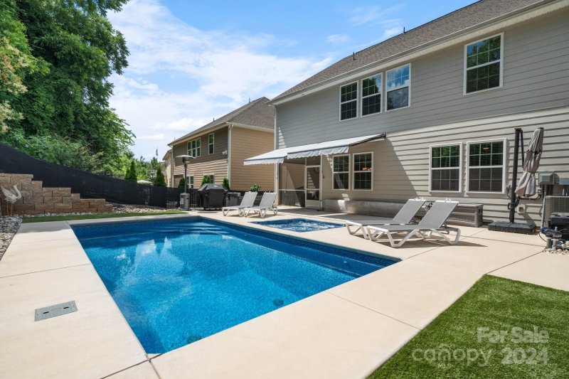 Property image 4 at 139 W Morehouse Avenue, Mooresville, NC 28117