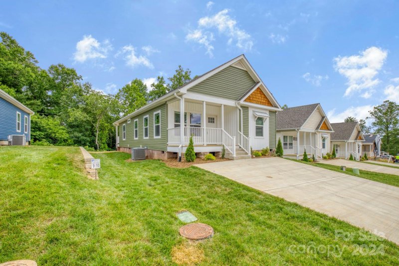 Property image 3 at 120 Bellamy Road, Asheville, NC 28806