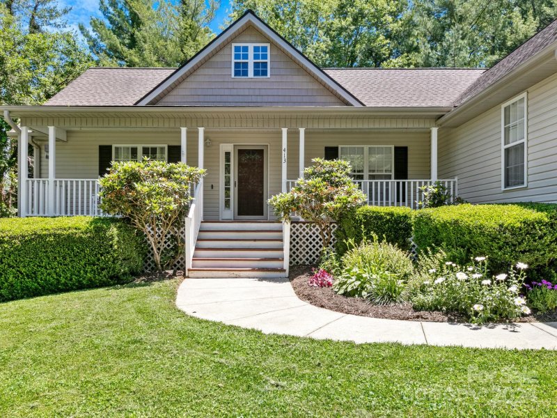 Property image 4 at 413 Wayside Lane, Hendersonville, NC 28792