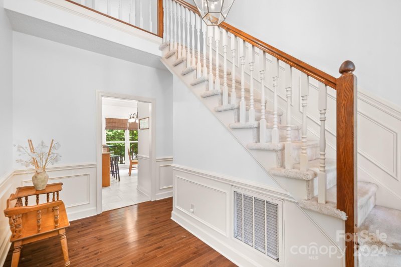 Property image 3 at 4921 Ridgetop Trail, Charlotte, NC 28215