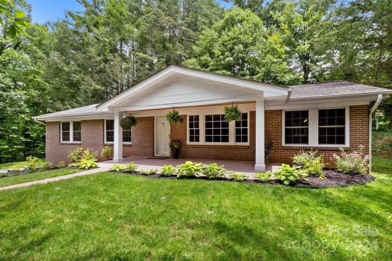 125 Woodland Hills Road