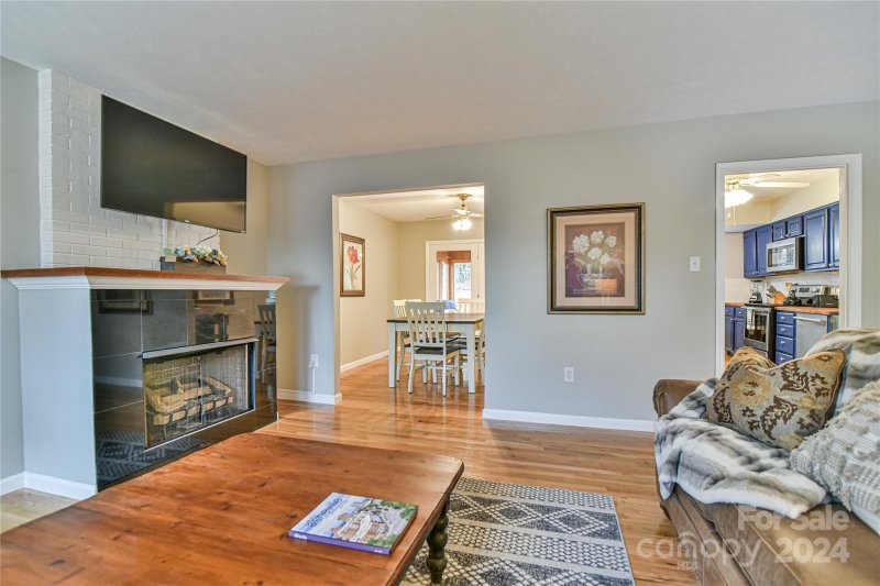 Property image 5 at 12 Auburndale Drive, Asheville, NC 28806