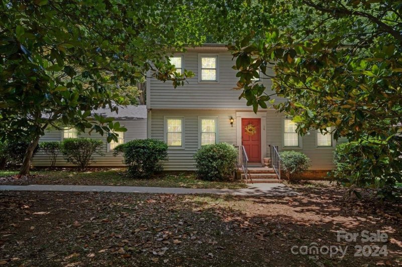 Property image 2 at 6639 Pencade Lane, Charlotte, NC 28215