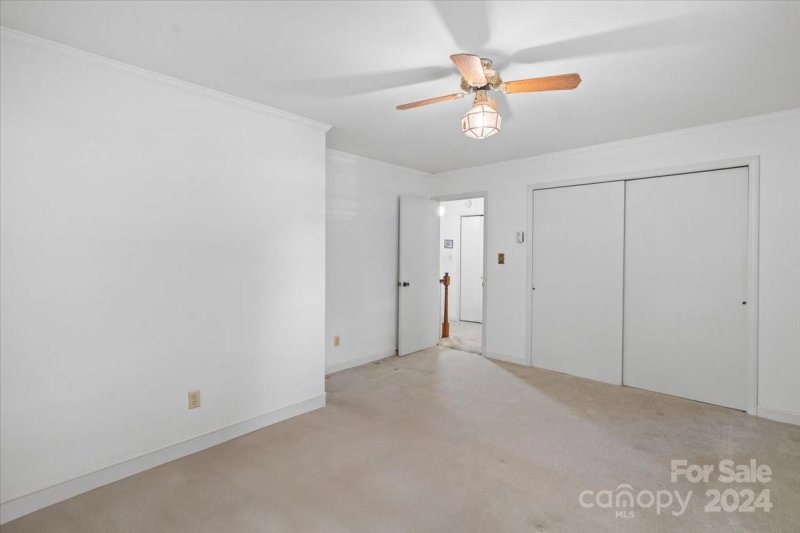 Property image 4 at 6639 Pencade Lane, Charlotte, NC 28215