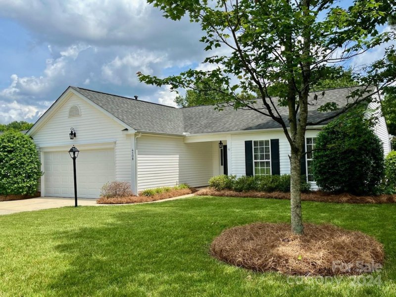 Property image 2 at 4108 Suttle Place, Matthews, NC 28104