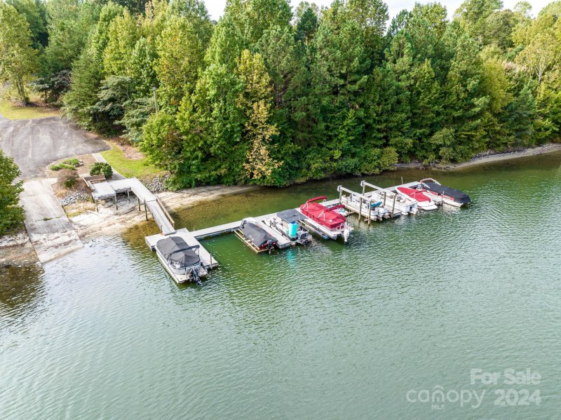 Property image 3 at 104 Grand Bay Drive, Mooresville, NC 28117