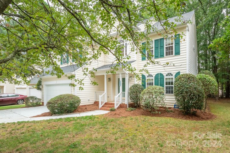 Property image 4 at 6318 Pink Dogwood Lane, Charlotte, NC 28262