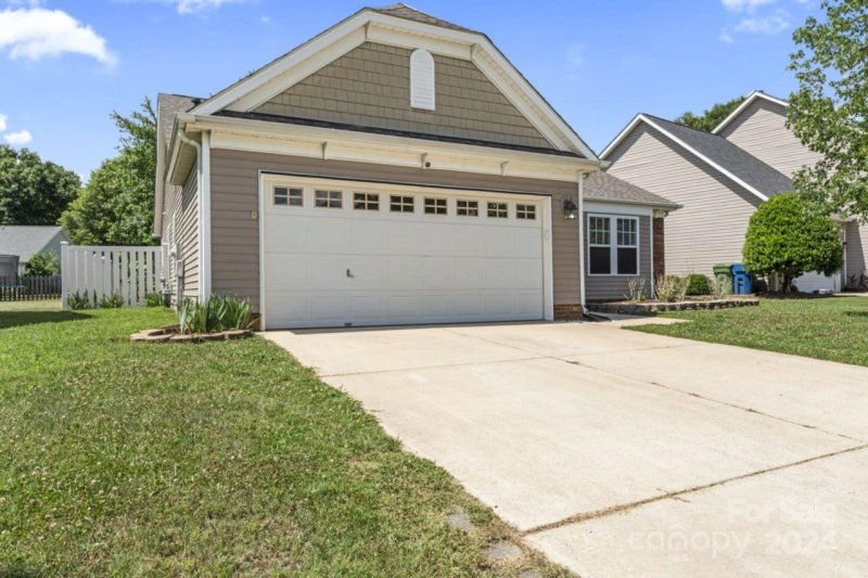 Property image 2 at 108 Crestwood Drive, Mount Holly, NC 28120