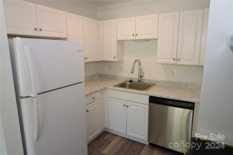 Property image 3 at 7325 Walnut Wood Drive, Charlotte, NC 28227