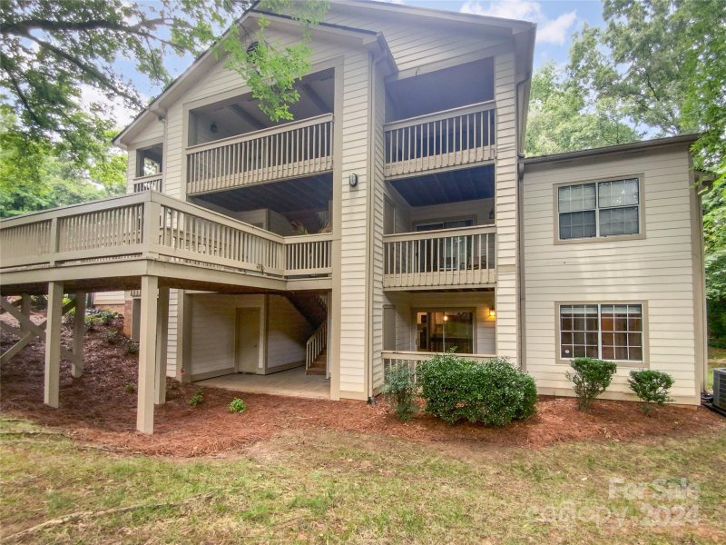 1001 Churchill Downs Court