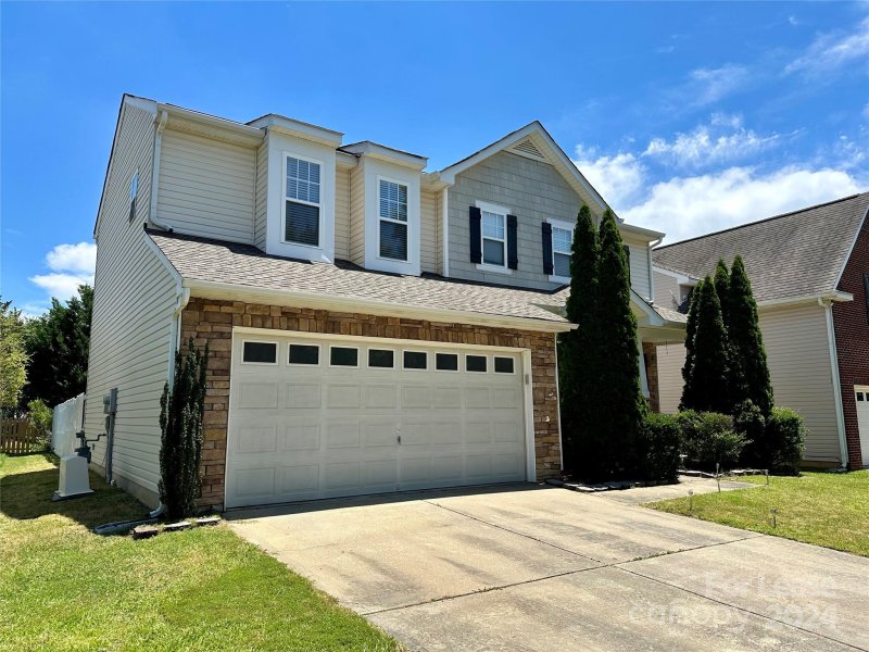 Property image 2 at 9806 Forest Run Lane, Charlotte, NC 28277