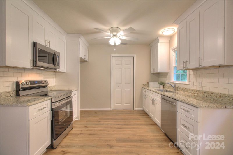 Property image 2 at 409 Howie Street, Waxhaw, NC 28173